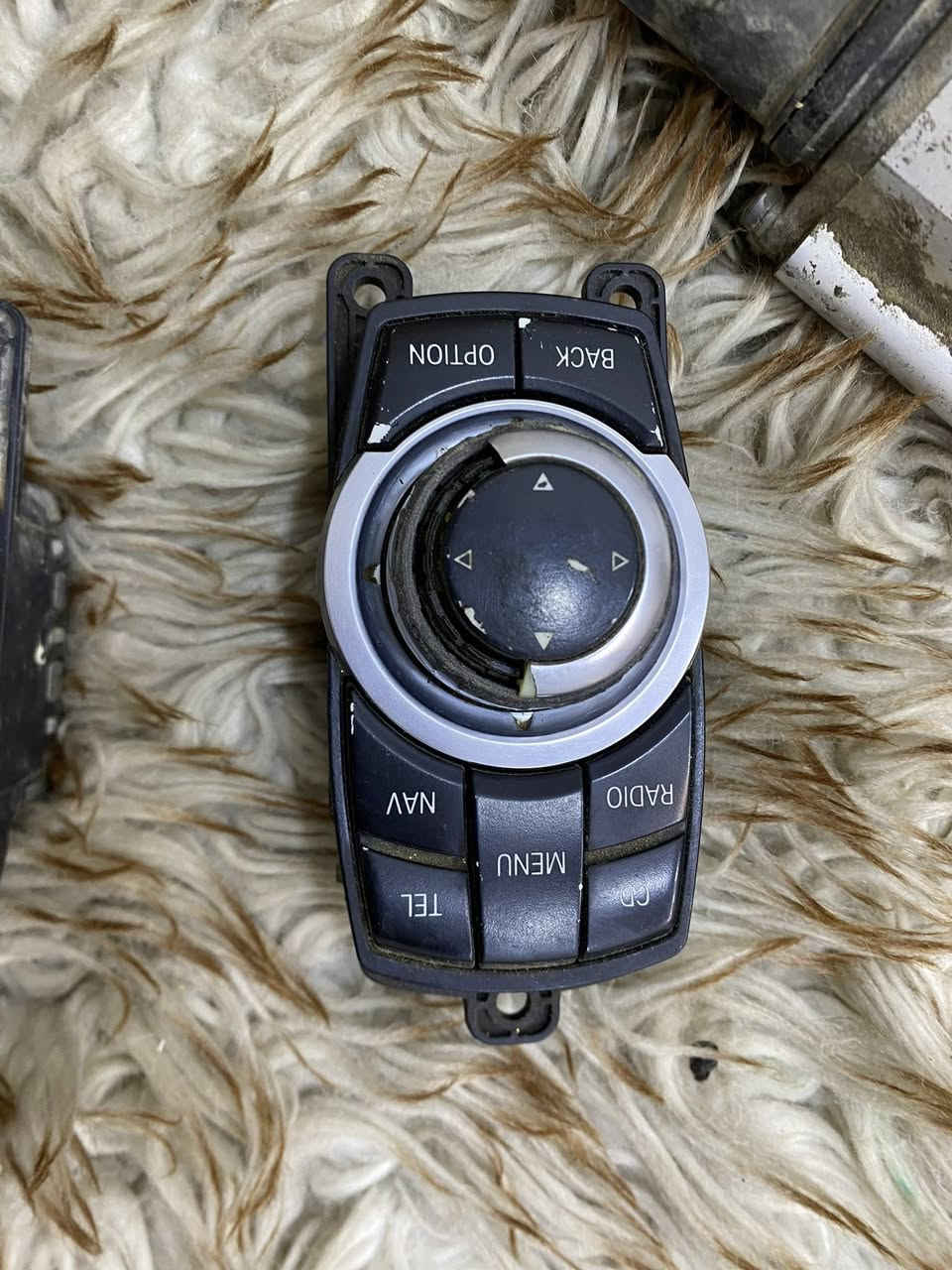 غراض لبيع شلع مثل مموظحات بلصوره f10
جانن على هاي السياره مع زوج 4 ازواج دبلات اماميه مالحاويه 

ابيع شلعه لحد يدخلي على شغله مكاني بابل المسيب  ويوجد توصيل 

بلاظافه الى تخم ويل بي فطور والبقيه الي بلصور كلهم ب1000$
***********
