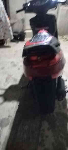 دراجه فراشه للبيع كلها شغاله اي نقص مابيها سلف هندر اشاير السعر ٣٢٥ وبيها مجال حله حي الأمام الاتصال ***********  دراجه كلش ناعمه وحلوه ٠٠٠٠كلها شغاله
