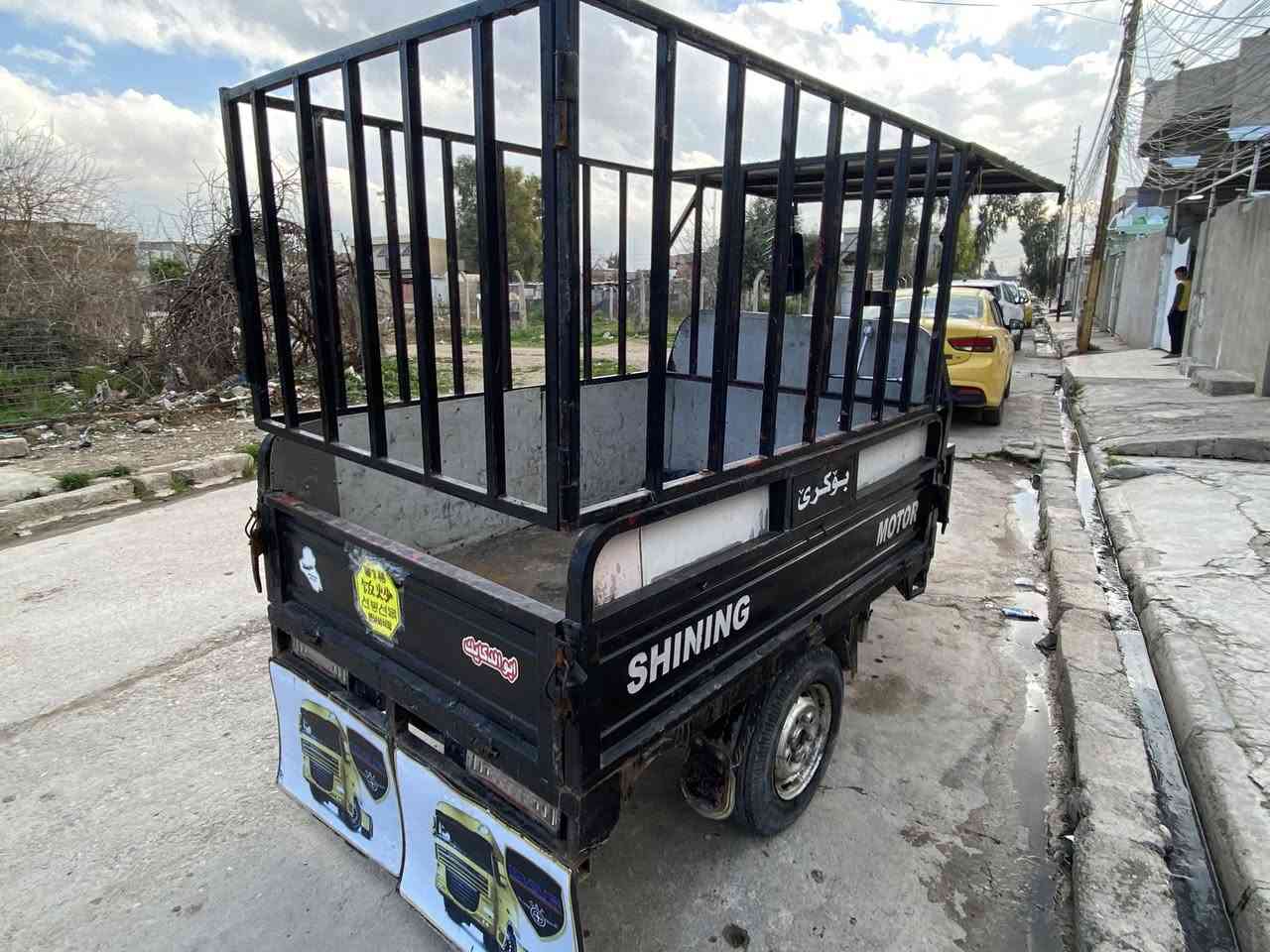 ستوتا للبيع شاصي شرط باج مابيها  البودي مصبوغ معمره جديد ويرمنيه شغاله بس يعوزه باتري السعر مليون ونص بيها مجال مكان حي السلام  مكلف بلنشر الاتصال 0777 639 0471
