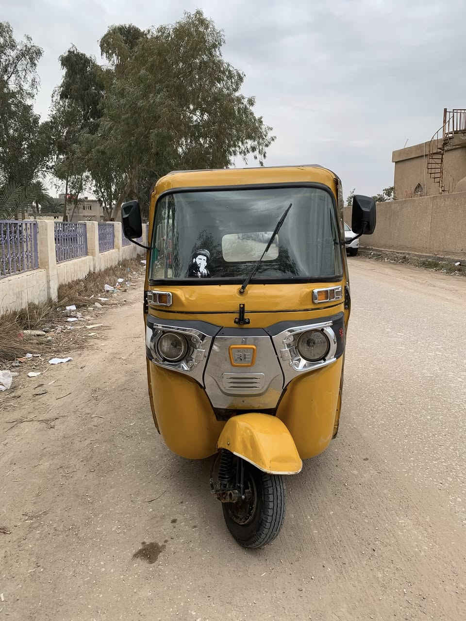 السلام عليكم تكتك 18 للبيع شهر العاشر اوراق اصولي  تكتك نضيفه مصبوغه صبغ عام للجماليه  كهربائيات وتخامه تايرات جديد شوفه عينك المكان حله ابي غرق للتواصل ***********
