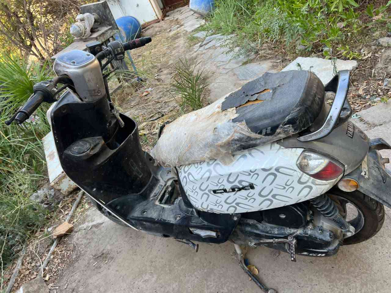 السلام عليكم شبابنا الطيبه
ماكس بوليسي صيني 2018
مكينه50cc مامفتوحه بلجيس بعده
تايرات خير من الله كفرات خير من الله 
نقص باتري فقط وبريكات لان جان متروك 
الدراجه شغاله 1/1
السعر 400وبيها مجال للطيبين 
تكريت القادسيه حي الجامعه 
***********واتساب
