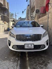 سورنتو 2020 خليجي رقم بغداد ماشيه 108  جنطة كهرباء  كشنات امامي كهرباء...