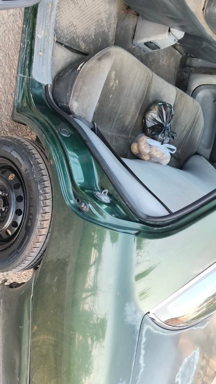 پروتون ئارمي پلاستيكي سليماني 
موديل 2002 گيرومكينه ي به شرت 
هيج ليدراوي نيه دواو بيشي زور جوانه سعري 22گلاو معمله 
پاورو كلاجو بريكو گشت گياني به شرت سياره كه مالي دوسته زور مزبوته شوين ;چمچه مال بو زانياري زياتر زم;*********** شمشمل, السليمانية
