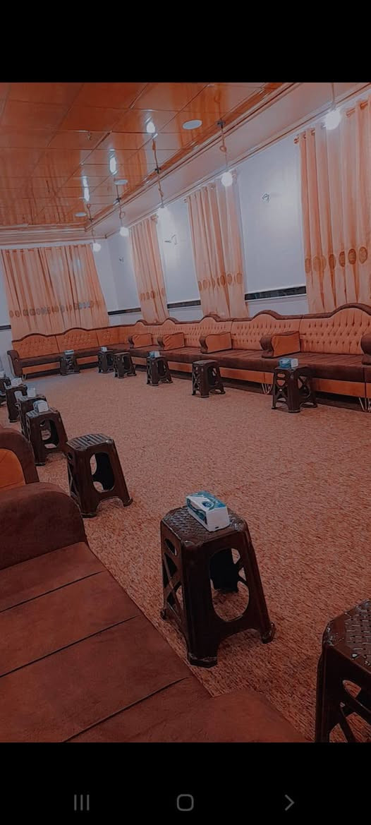 للبيع نص دونم مساحه 1250م
كربلاء شارع السيده زينب الكنطره البيضاء شارع ابو طحين يتكون عن شارع السيده زينب كيلو وربع يتكون من بيتين مساحة
 البيت الاول 340م مع مضيف 14م
البيت الثاتي200م 
مع ارض زراعيه حوالي 500م فيها نخيل عدد 22
للإستفسار 
***********
***********

