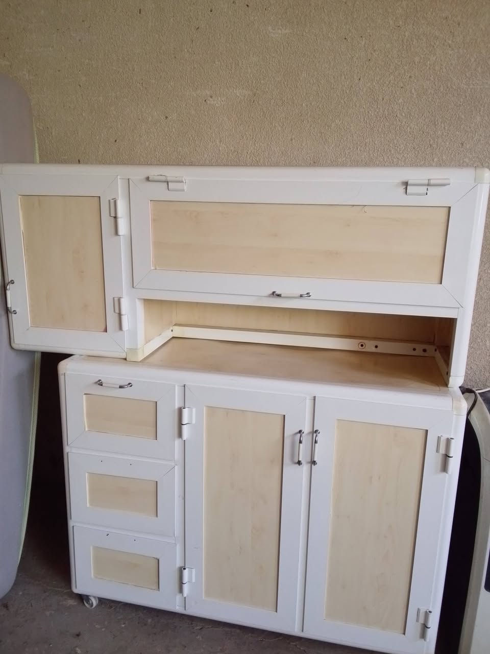 کەوانتەری ئەلەمەنێۆم سارای ئەسڵ 😍😍
قیاس //   کەوانتەرەکە  2 مەترو 50 سم
دۆڵابی تەباخو مڕەشەح// ژێری 120 سەرەوەی 1مەترو 50سم
شوێن// سلێمانی 
نرخ// هەمووی پێکەوە 380 هەزار معامەلە


**إذا كنت صاحب هذا الإعلان وتريد حذفه لأي سبب، رجاءا أرسل رسالة إلى الدعم الفني**