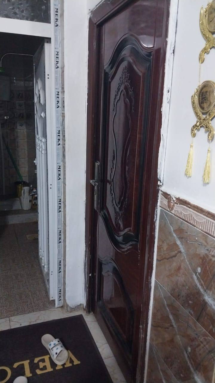 أسعد الله أوقاتكم بكل خير
#دار_للبيع
(الجربوعية الثالثة قرب المستشفى الالماني )

مساحة100م مربع طابقين 10×10
طابق الأول غرفة واحدة+براني+مطبخ +صالة وصحيات
طابق الثاني:غرفتين +صالة
بالأضافة الى محل واجهه البيت 

السعر :95مليون مطلوب 17أسكان
القسط الشهري 155ألف

مراسلة خاص او اتصال *********** أبو سعد
