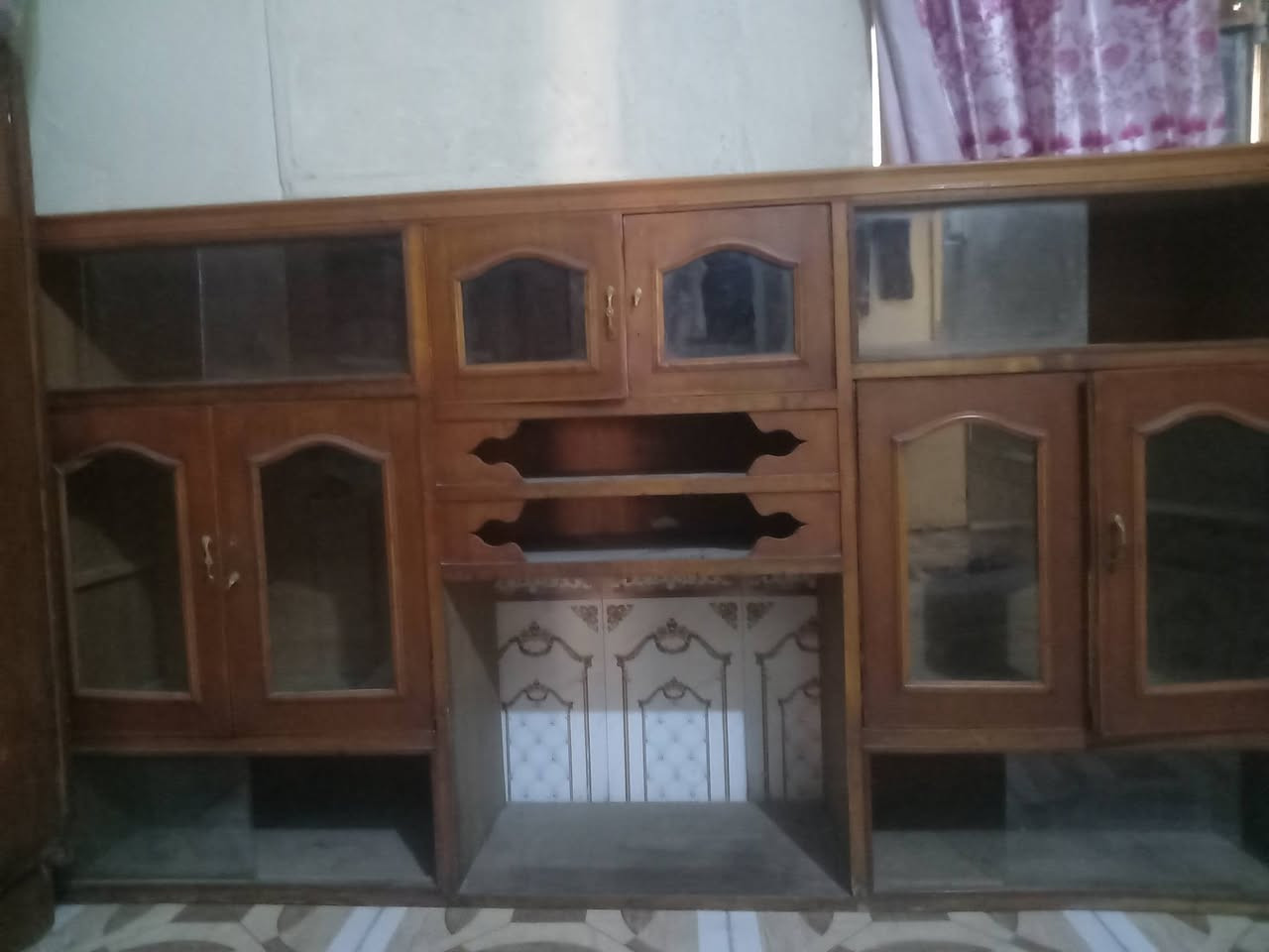 السلام عليكم معرض البيع في ميسان العماره القادسيه السعر 45 وبي مجال رقم الواتساب ***********
