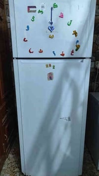 س.ع ثلاجه اريستون حجم كبير فول تجميد السعر 125000 للاتصال 07708017028