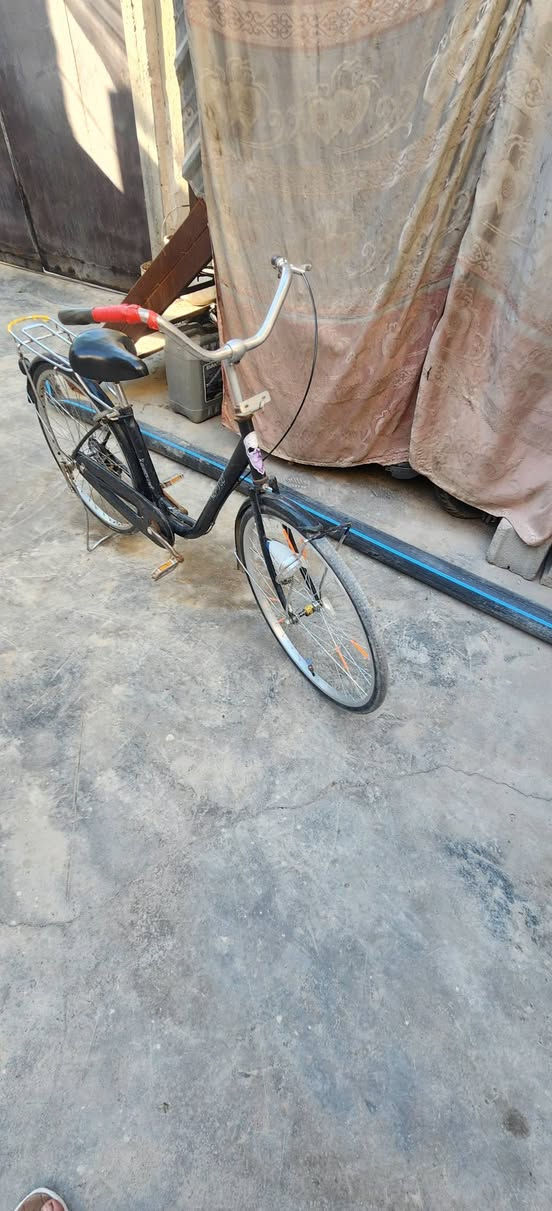 بايسكل للبيع رايده بـ125وبيه مجال باله حجم26الرقم ***********
