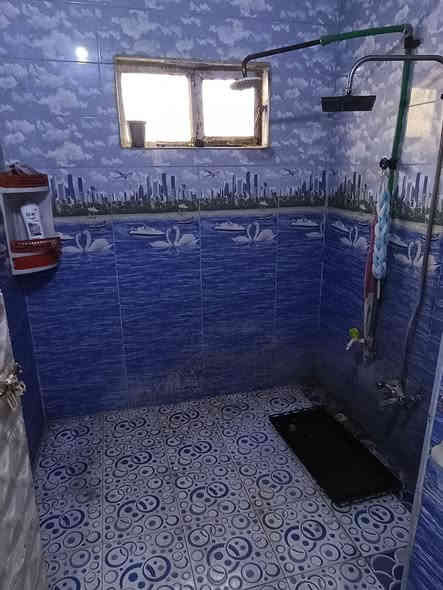 بيت زراعي للبيع مناسب دغاره سند مساحه  ١٦٠متر قريب عل سوك دغاره  يتكون من غرفتين وصاله ومطبخ وصحيات ماء وكهرباء ومولده جاهز سعر خاص  ***********
