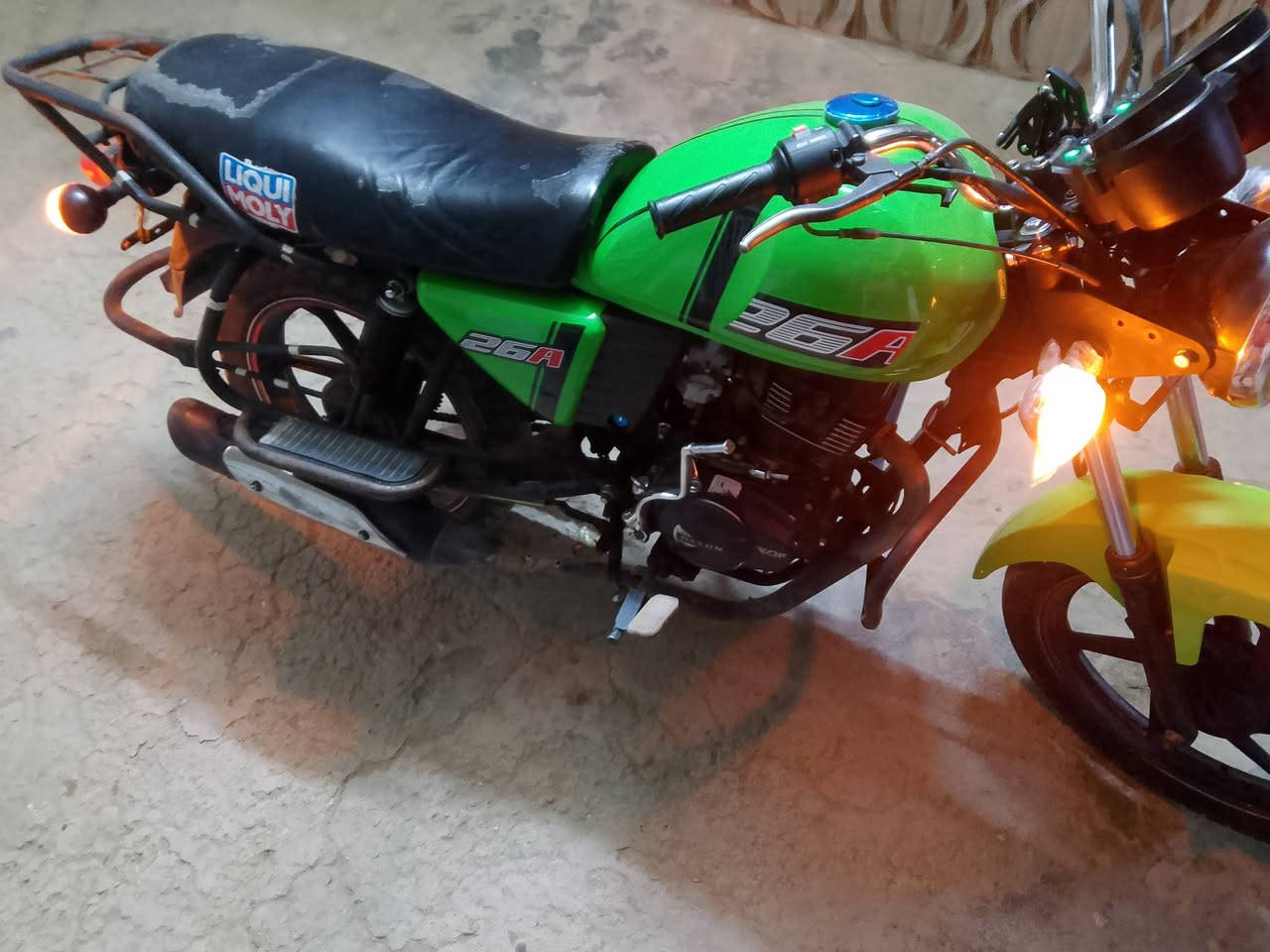 دراجه للبيع موديل 21
كلك مكفوله من السرقه السعر 900 او بيها مجال 
رقم الهاتف ***********
