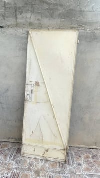باب حديد للبيع سعر 25  مابيه اي زنجار  عندك سعر نزل  07777451115
