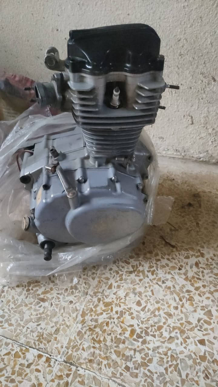 مكينه للبيع ناقصها كرنك السعر 50 وبيها مجال مكاني حي الصحه بل ايمن الرقم ***********
