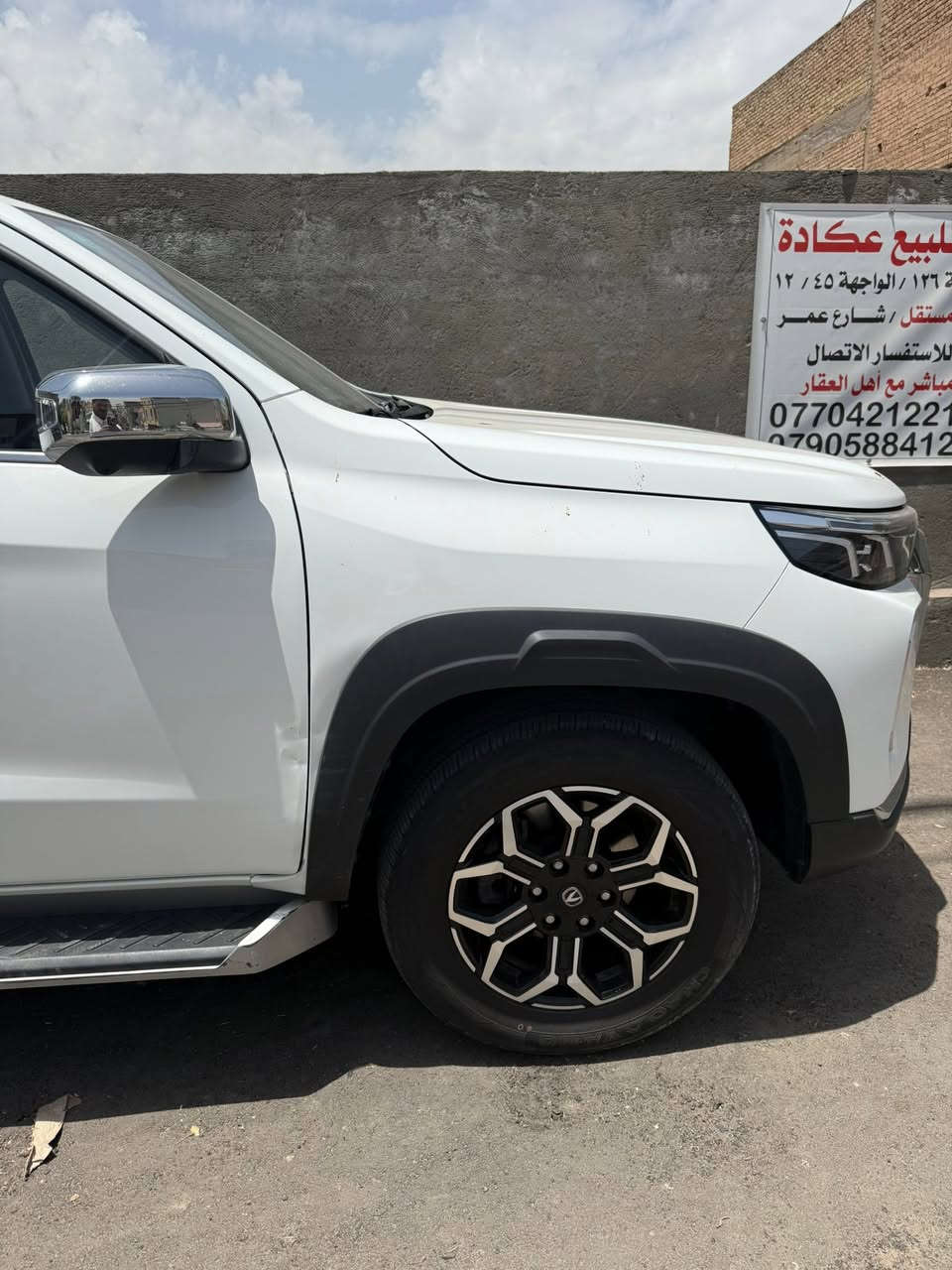 السلام عليكم
هانتر موديل ٢٠٢٥ للبيع فقط 

ماشية ٢٤ الف كيلو 

بصمة ، مقاعد جلد ، تبريد بالمقاعد ، اشاير بالمري ، لايت زينون ،

شاشة متصل ، فور ويل ، 

السيارة بيها صبغ باب الصندوك فقط طخة بسيطة ونصبغت منزل صورها وبيها كم رصعة منزل صورهن

عارضها ب٣٠ مليون وبيها مجال رقم بغداد


**إذا كنت صاحب هذا الإعلان وتريد حذفه لأي سبب، رجاءا أرسل رسالة إلى الدعم الفني**