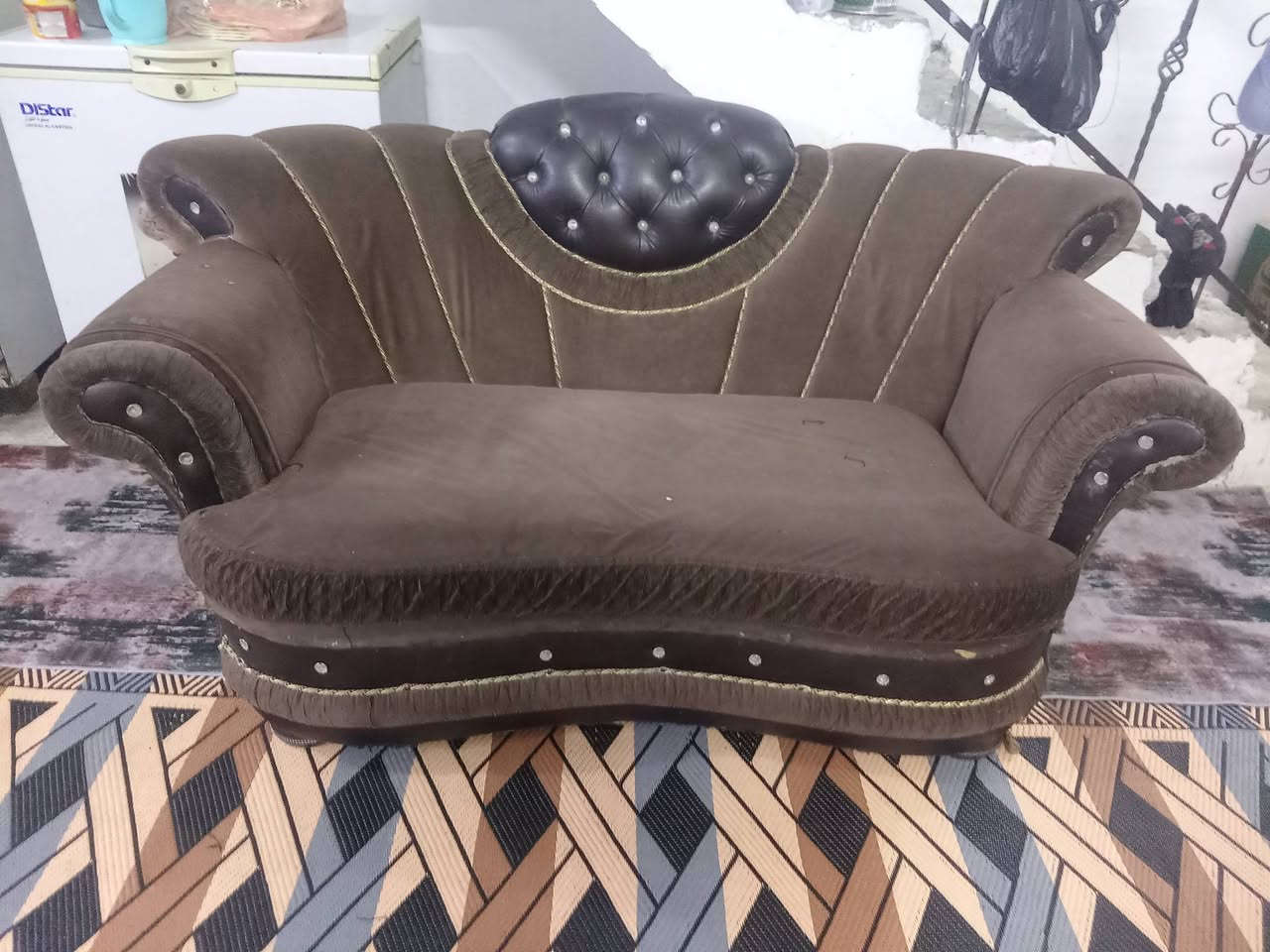 نص تخم للبيع السعر ٧٥ الف ***********
