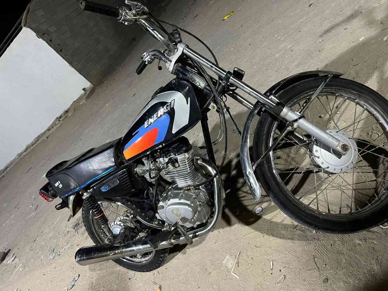 دراجه نامه ايراني مديل 2009 اصولي أوراق  كفاله  ويها ملحقاته
الون أسود 
البصره الزبير
***********
السعر 600
