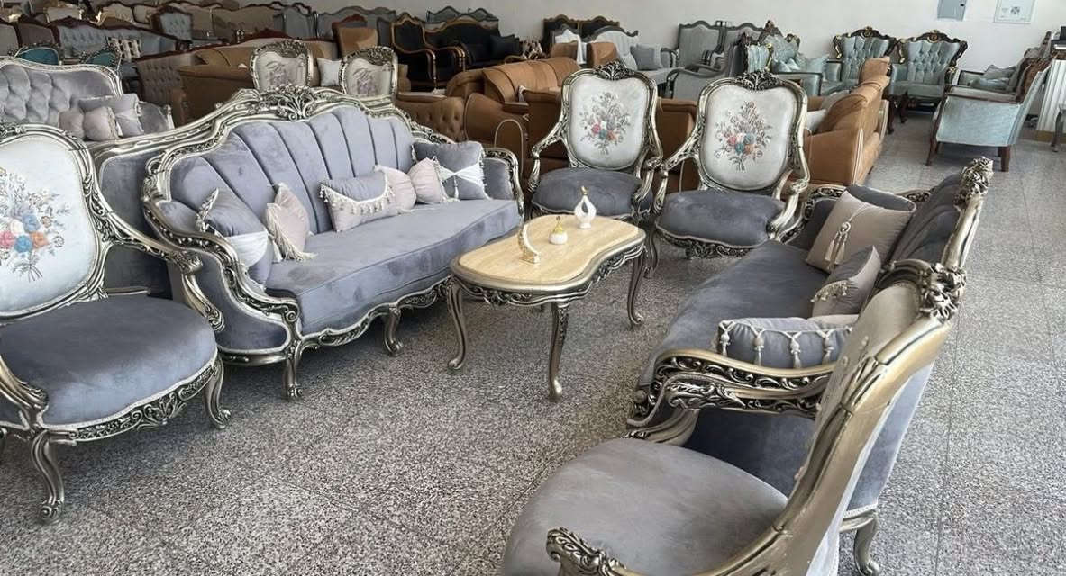 من رخصت المشرفين عندي تخم جديد مامستعمل بعد بتغليف مصار على الصله مالتي طلع كبير عشر مقاعد ثنين ثلاثيه واربعه  كراسي خشب زان مصري سعر مليون وثمنميه  العنوان البياع


**إذا كنت صاحب هذا الإعلان وتريد حذفه لأي سبب، رجاءا أرسل رسالة إلى الدعم الفني**