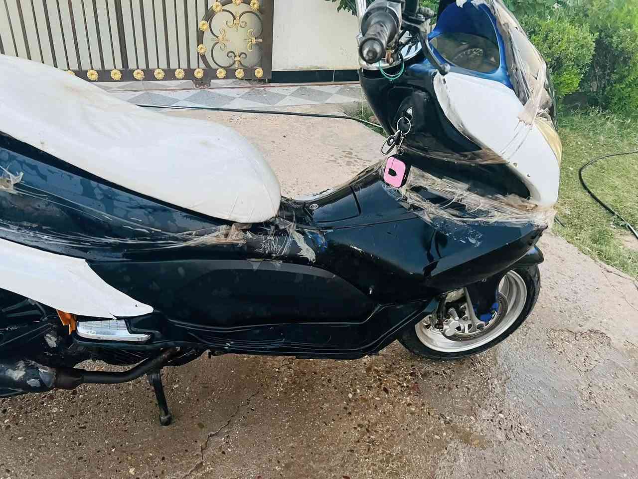 سلام عليكم دراجه للبيع كلش نضيفه بس رادله كفرات محرك وكلشي فول 400بيه مجال لن مستعجل عل بيعه


**إذا كنت صاحب هذا الإعلان وتريد حذفه لأي سبب، رجاءا أرسل رسالة إلى الدعم الفني**
