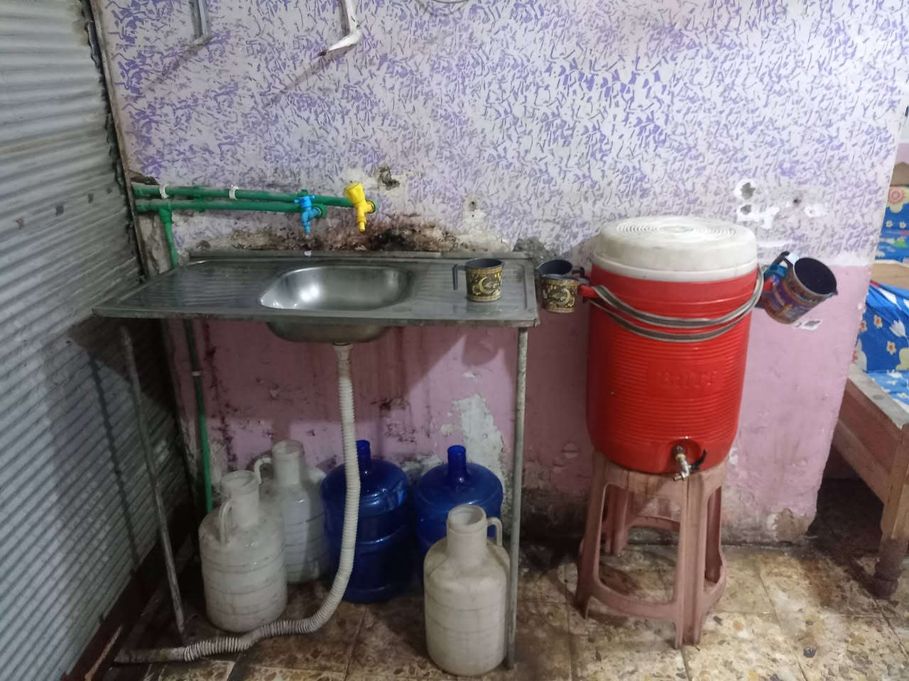 يا الله  بسم الله الرحمن الرحيم 
غراظ مقهى كمله للبيع التفاصيل اكتب تم واني ارسلك 
***********
