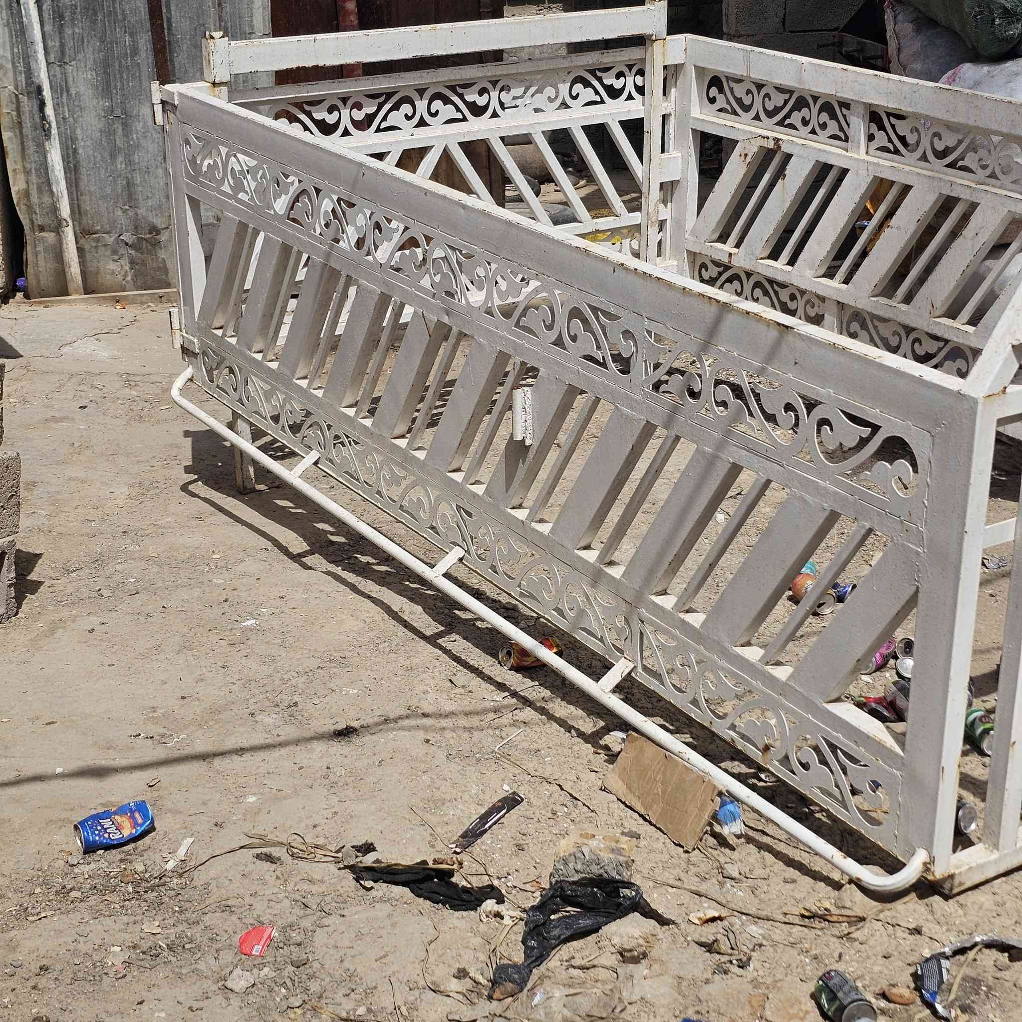 سلام عليكم  محجر ابو البلازمه البيع. نضيف كلش.  عوزه بس صبغ مكاني بغداد  المعامل سعره 500 وبي مجال حك جيه   الي مود شراي  لا يتصل   ***********

