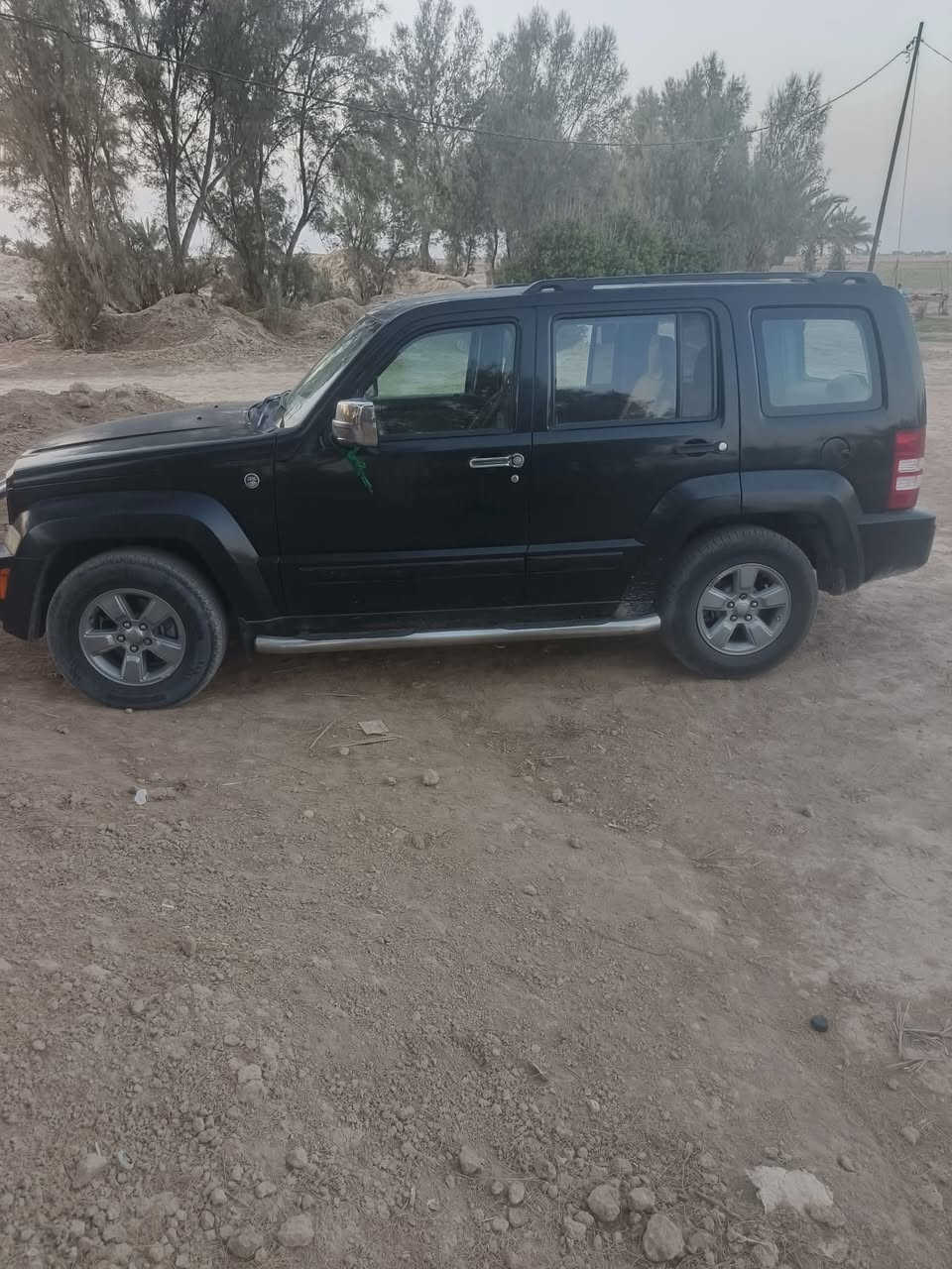 للبيع فقط سياره ليبرتي موديل ٢٠٠٩ محرك وكير شركه لاتبخير ولا ينقص...تدفئة وتبريد كامله..تايرات جدد 
بيها فقط ضربه بالجنطه من الخلف معدله تعديل ومصبوغه جوه الرقم الضربه....مدارور ثاني يوم لمعرفة السعر الاتصال على الأرقام فقط 
السعر التواصل على الخط ***********
و
***********
