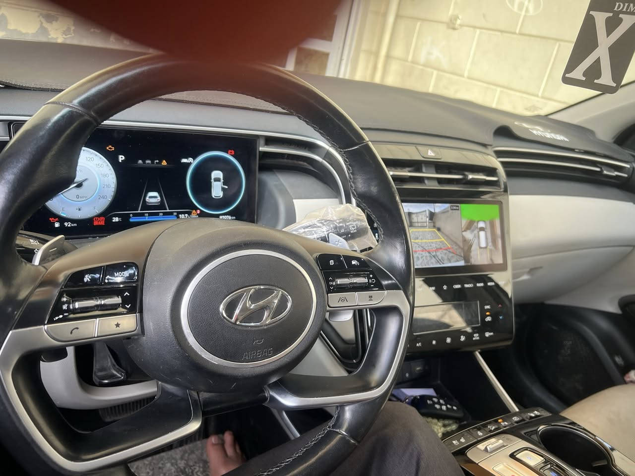 للبيع توسان 23 وارد أمريكي رقم بغداد فول واحد ع واحد اعلى موصفات  أربع كامرات رادار امامي خلفي جانبي توفق ذاتي اخوان السياره شيخطر أبالك موجود بيها حادث جاملغ وبنيد وحافت الباب بدون دواخل وتحويل مباشر السعر 18500 يعني دفتر وخمسه وثمانين ورقه اتصال وبيه واتس آب
*********** 
مكان السياره فلوجه
