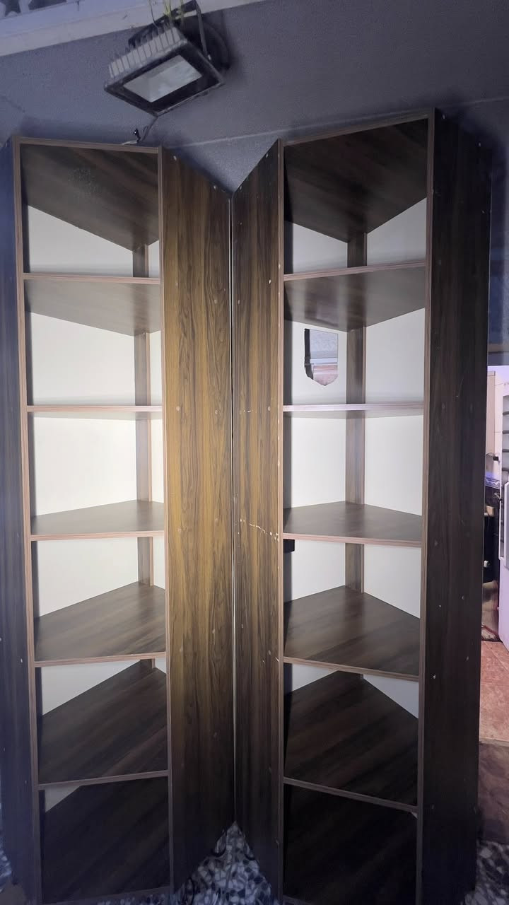 للبيع مكاني بغداد المشتل متواجد على ماسنجر و هذا رقمي ***********
