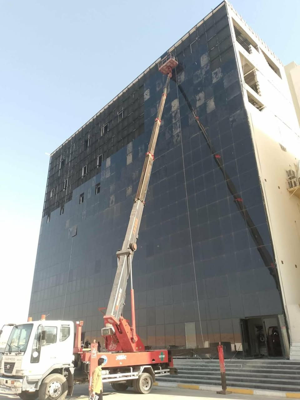 السلام عليكم للبيع باسكيت نوع دايو ٤سلايتات ٥يدوي ٤٥متر موديل ٢٠١٣ اصل السيارة مكفولة من كلشي رقم بصرة انكليزي شرط التحويل طخم تاير جوها ماتصرف دينار عليها السعر ٦دفاتر وبيها مجال بسيط للاستفسار الاتصال على الرقم
***********
***********
