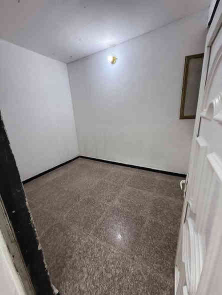 #للايجار في السيديه

🌐شقه طابق  ارضي نضيف جداً  

💠غرفتين نوم 

💠صاله

💠مطبخ 

💠وخدمات صحيه

💵 بدل الايجار 600 الف

📍موقع  شارع المركز

للاستفسار 
***********
وتساب
