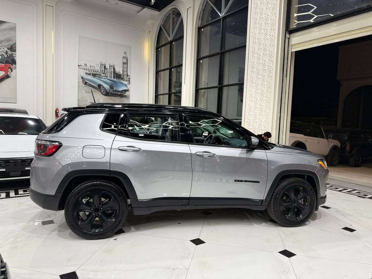 سلام عليكم اخوان جيب كونباس 21 السيارة ظررها فقط قبق الجنطة ومبدل نفس الون البقية كفالة ماشية 72 المواصفات
بانوراما
كاميرا بلادي
شاشة بلادي
توقف ذاتي
اطفاء ذاتي
كشنات جلد
هاند بريك بصمة
بصمة تشغيل
بصمة ابواب
طبعا السيارة كير مكينة تخم تاير تبريد تدفه كلة جديد نقصه فقط بوش هاوزن خلفية البقية كفالة السعر المطلوب150وبيه مجال للطيبين الاتصال *********** واتس
