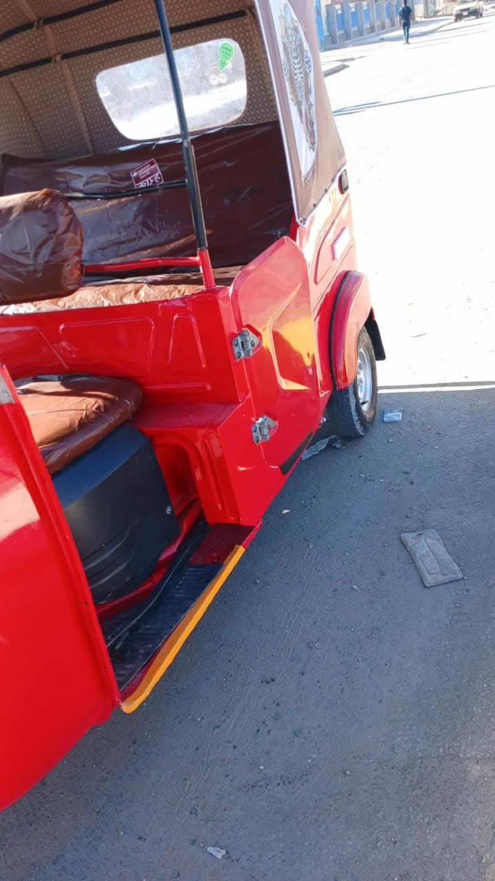 تكتك للبيع✨
موديل ٢١ نضيفه الصور كدامك مصبوغه صبغ عام جماليه ✨❤ مابيه اي نقص گبل للشارع تكتك بيه سنويه ولوحاته ماجايبهن.. السعر 6500 
الرقم. ***********
