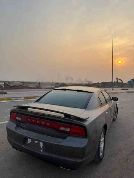 السلام عليكم جارجر موديل 2014
مكينه _V6____3600 
موصفات معروفه 14 متوم ارقام جديده اربيل  سنويه جاهزه سياره الاخير وهاي صور هسه اخذتهن عنوان سياره بغداد .. البيع او مراوس ... السعر ٥٣ وبيها مجال
مكينه كير تبريد حداديه تخم تاير كفاله طبعا  الشراي ... غير متواجد على النت 
***********
