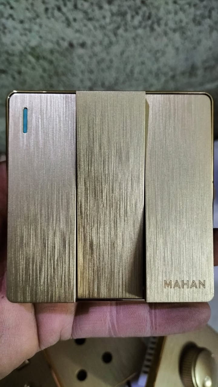 السلام عليكم
سويج أحادي ٢ باكيت
سويج ثلاثي ٢ كارتون ٥ باكيت
سويج ستلايت مع سويج جرس ١ كارتون
سويج الأغا ٢ كارتون
سويج إنترنت ١ كارتون

سويج سخان ٥ كارتون
سويج بلك ١٣ امبير ١ كارتون ٥ باكيت
سويج بلك جوكر شاحن ٧ باكيت
سويج بلك جوكر ٤ كارتون ٣ باكيت
سويج بلك دبل جوكر ٤ كارتون ٢ باكيت

سعر القطعه 1250
للتواصل ***********
