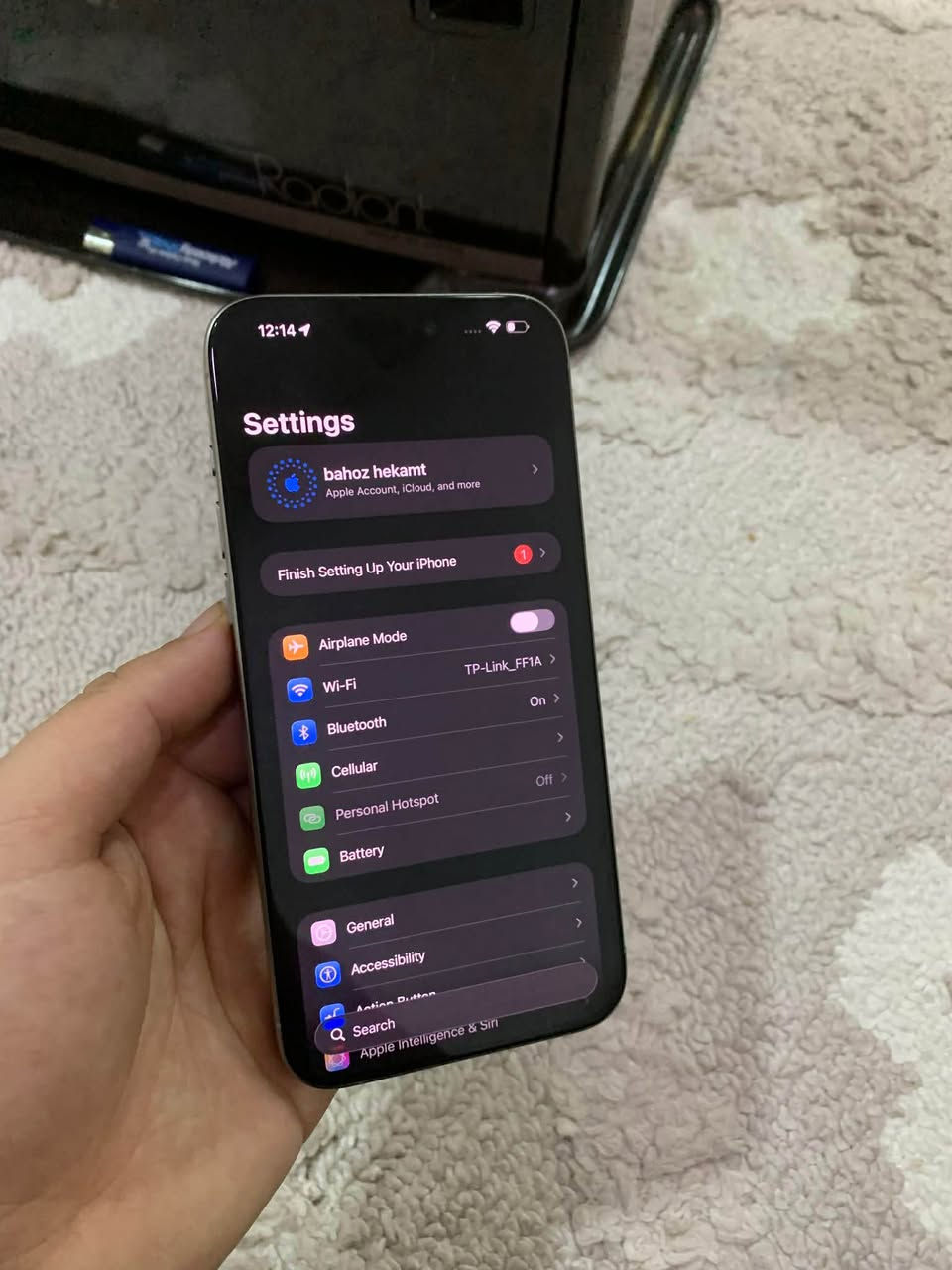 ئايفؤن ١٥ پرؤماكس ٢٥٦  يه ك سيم ئيسيم نه كراوه شاشه ي به س ئه و په له  ره شه ي هه يه پاتري ٨٥  شوختي نيه ١٠٠/١٠٠ باكه
٥٦٠$ قفليتي 
*********** السليمانية, العراق
