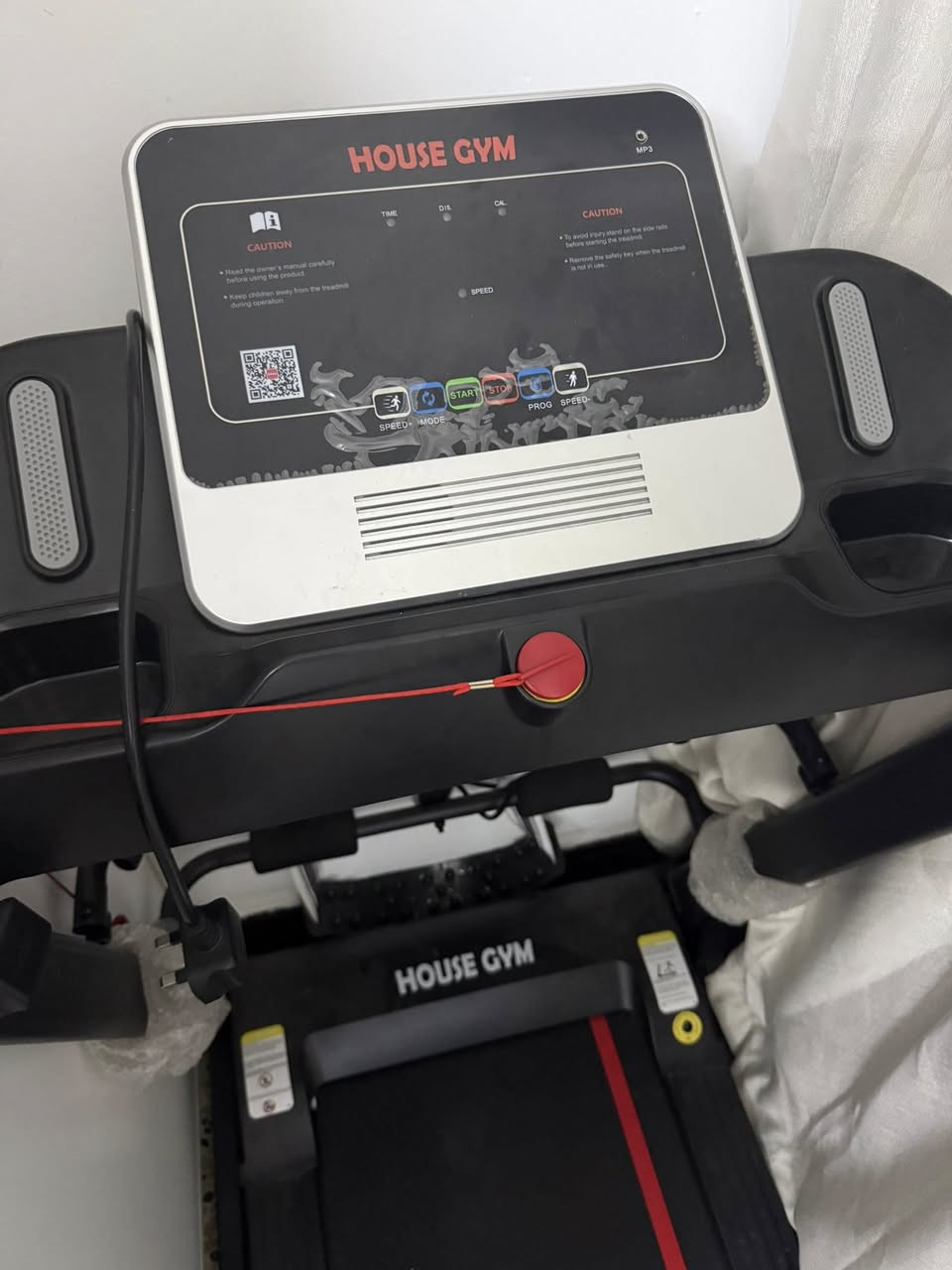 جهاز مشي رياضي جديد مستعمل 10 ايام جديد يحمل وزن 145 كيلو 
***********
