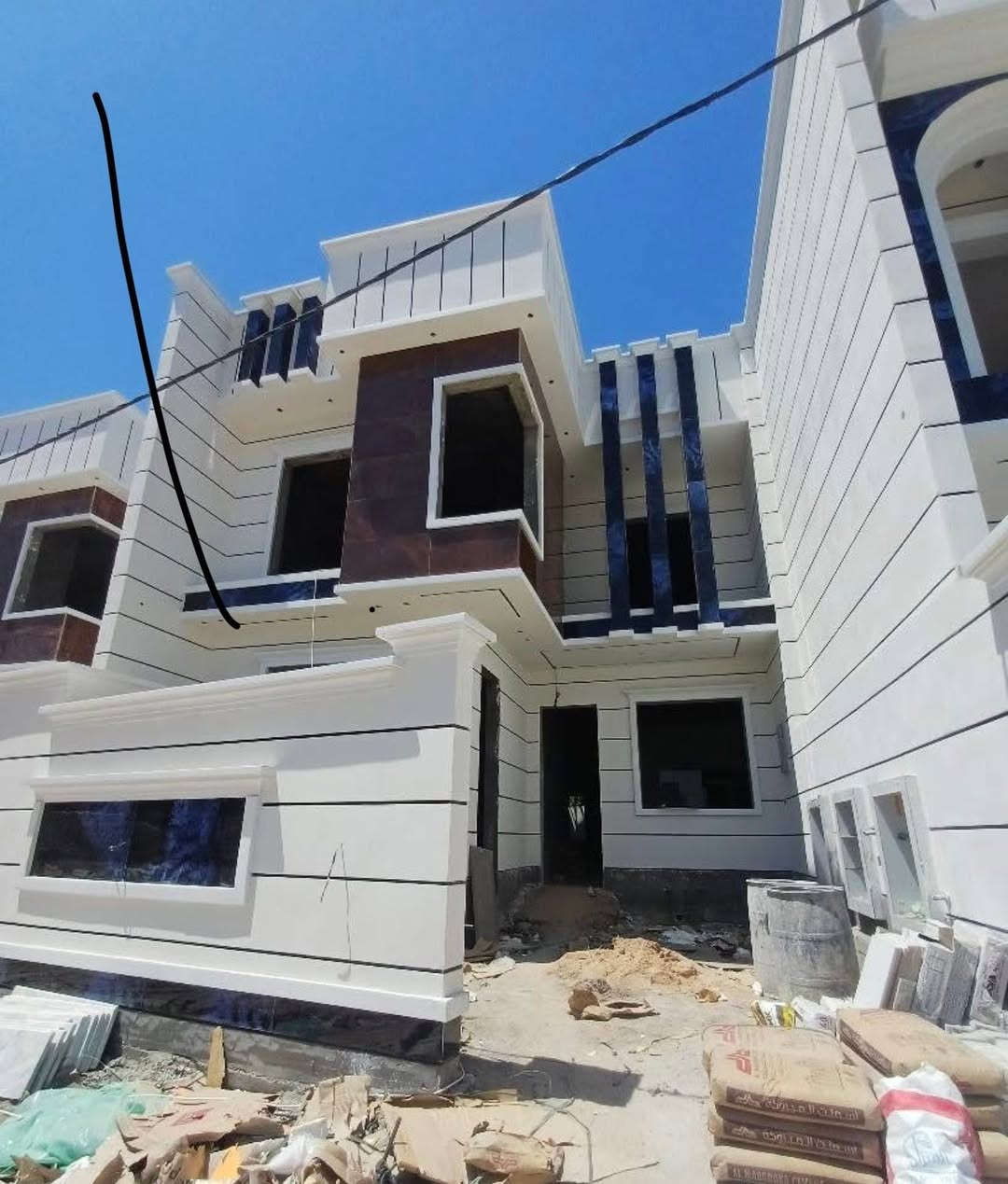 🏡 دار حديث مميز للبيع - البصرة (أبي الخصيب) ***********
​فرصة ممتازة للسكن المباشر في بيت العمر بتصميم عصري وبناء متين!
​📌 تفاصيل العقار:
​المساحة: 200 متر مربع.
​عدد الطوابق: طابقين (بناء جديد وجاهز للسكن فوراّ).
​التصميم الداخلي: يحتوي على 6 غرف نوم بنظام سويت توفر الخصوصية والراحة التامة.
​البنية التحتية: بناء درجة أولى، صب الأساس رفت لضمان أعلى مستويات المتانة والأمان.
​📍 الموقع:
​العنوان: البصرة - أبي الخصيب - البهادرية.
​الميزة: موقع استراتيجي وقريب جداً من الشارع العام الداخلي (السايدين).
​📞 للاستفسار والتواصل:
​للمزيد من المعلومات أو لتنسيق موعد للمعاينة، يرجى الاتصال مباشرة على الرقم:
📱 ***********
