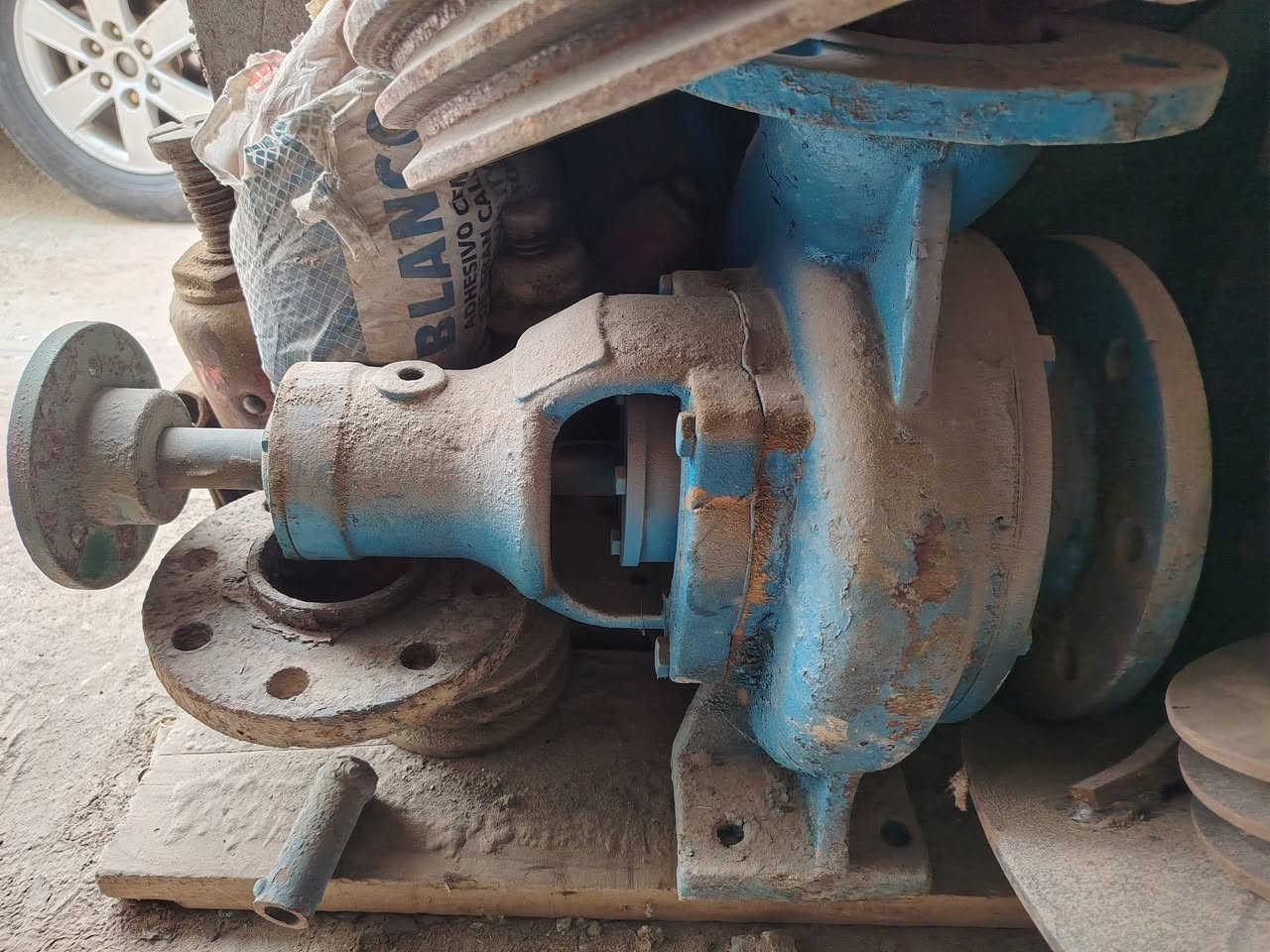 السلام عليكم
مضخات عدد 2 للبيع 

5/4 

نضيفات وجاهزات للشغل المنشئ تركي 
سعر الوحده ب 500 ألف وبيها مجال للشراي 
مكاني بالديوانيه
