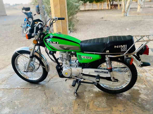 يا الله السلام عليكم دراجة البيع نامه امتياز  موديل ٢٥ دراجه مكفول كفالة عامه أوراق كامله الدراجه جديده بعده زيرو شرط انضف من الصوره ما ناقصه شي كامله السعر ٧٢٥ وبيه مجال الشراي يتصل وبيه خير ويدلل ***********
