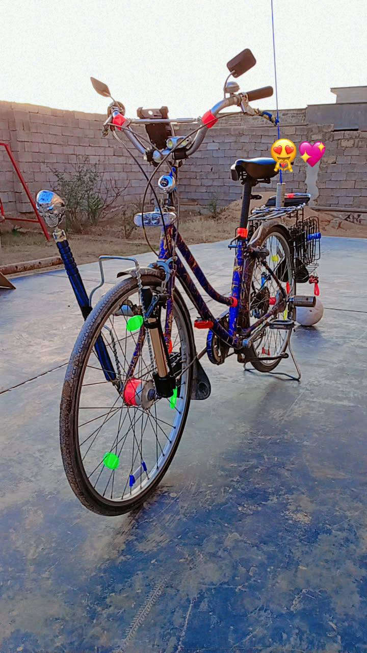 السلام عليكم بايسكل للبيع نظافه حجمه 26 رايدا 110بي مجال الاتصال على هاذا الرقم/***********/
