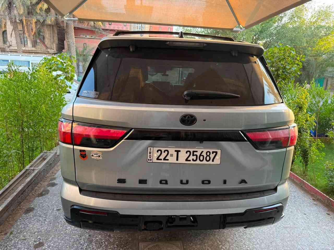 @إشارةالسلام عليكم

تويوتا سيكويا 2024

2024 Platinum Hybrid

i-FORCE MAX – بلاتينيوم – سلفر ملكي  🔥

🔹 موديل: 2024

🔹 فئة: Platinum Hybrid (أعلى فئة)

🔹 ممشى: 15,000 ميل

⸻

⚙️ الأداء والقوة

✔️ محرك 3.4 لتر V6 توين تيربو

✔️ نظام هايبرد i-FORCE MAX

✔️ القوة الكلية: 437 حصان 🔥

✔️ العزم: 790 نيوتن متر 💪

✔️ جير 10 سرعات

✔️ دفع رباعي 4WD

✔️ أوضاع قيادة متعددة + وضع سحب

⸻

🔧 نظام التعليق

✔️ نظام تعليق احترافي من Cognito Motorsports

✔️ طبلات و دبلات مطورة Heavy Duty

✔️ ثبات أعلى وأداء أقوى بالأوف رود

⸻

🛞 الخارجية

✔️ويل 20 إنش بلاتينيوم

✔️ دوسات جانبية 

✔️ باب صندوق كهربائي
  
  دوسة صندوق كهرباء 

✔️ LED كامل

✔️ حساسات أمامية وخلفية

✔️ كاميرات 360 درجة (عرض محيطي كامل حول السيارة)

✔️ نظام عرض محيط السيارة + رؤية أسفل المركبة

⸻

🛋️ الداخلية – فخامة كاملة

✔️ فتحة سقف 

✔️ جلد بلاتينيوم فاخر

✔️ جميع المقاعد كهربائية

✔️ تدفئة وتبريد لجميع المقاعد

✔️ ذاكرة مقاعد

✔️ شاشة 14 إنش

✔️ شاشة عدادات رقمية

✔️ نظام صوت JBL

✔️ Apple CarPlay & Android Auto

✔️ شحن لاسلكي

✔️ تشغيل بصمة + دخول ذكي

    داتا شو تعرض جميع معلومات القيادة 

⸻

🛡️ أنظمة الأمان

✔️ رادار أمامي

✔️ مثبت سرعة ذكي

✔️ تحذير مغادرة المسار

✔️ مراقبة النقطة العمياء

✔️ نظام منع التصادم

⸻

🚗 سيارة فخمة + قوية + تجهيز خاص

جاهزة بدون أي مصروف

‏تبديل أبواب اثنان أيمين السيارة أربيل حاليا السيارة في بغداد
‏سيارة تضليل 80% بج

‏صور الحادث مرفقة بالصور 

السعر 67,500$ وبيها مجال بسيط

للاستفسار رقم التلفون☎️☎️

‏***********
