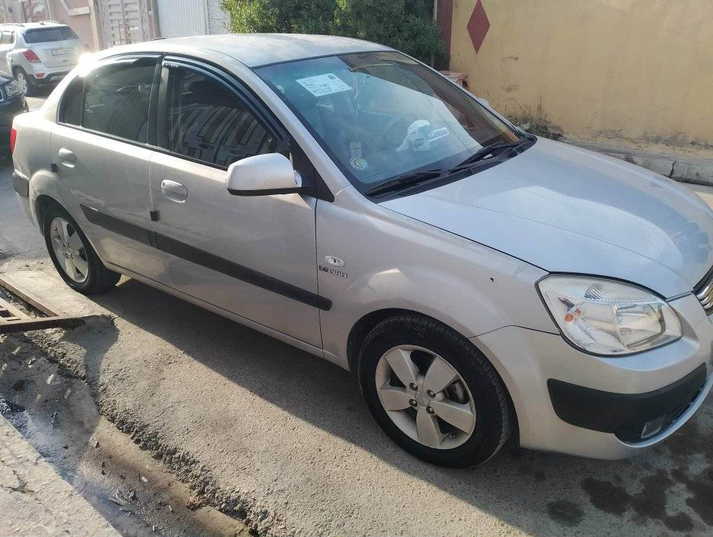 2007 بيها 2 قطع امبدل اصلي باب اوصندوق انا احولها عندي وكاله باركوت من الشرعي صبغ بيها شبر يم الباب بيها اشويه تقحيل بلسقف اطلب عليها 90 اوبيها مجال قليل***********
