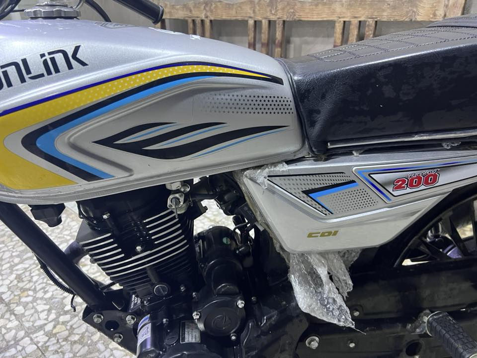 دراجه سونك ايراني  محرك 200 مكاني بغداد ابو دشير  ***********. السعر 900وبيها مجال حك الجيه
