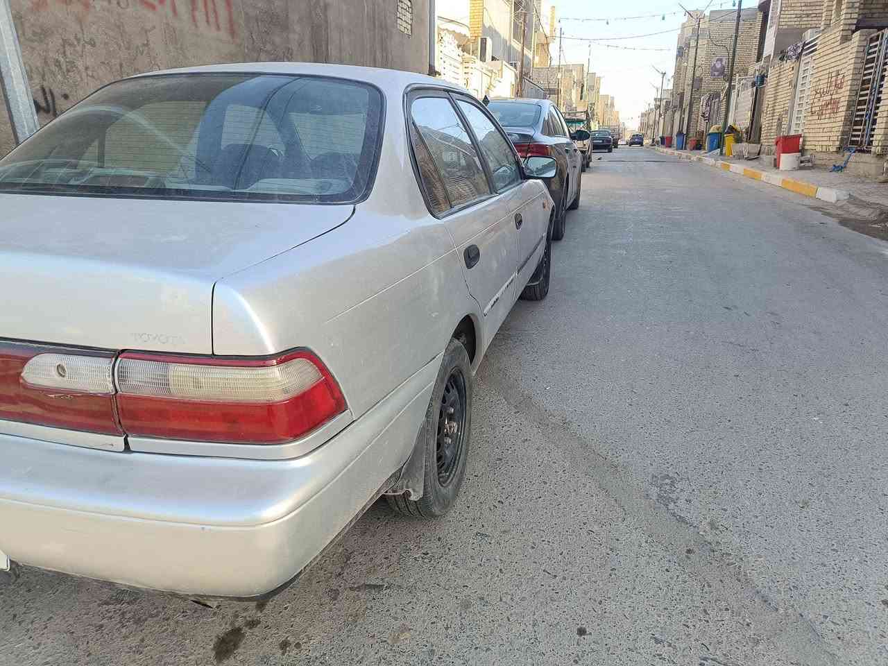 سلام عليكم كورلا موديل 94 
رقم بغداد الماني يسرى بلادي مو محور 
تبريد شغال تخم تاير مصبوغة عام محرك بي لاستيك ولف كير اوتو 
بيها جاملغ خلفي
العنوان بغداد حي اور ‏‪0789 241 5992‬‏
السعر 55 وبيها مجال
