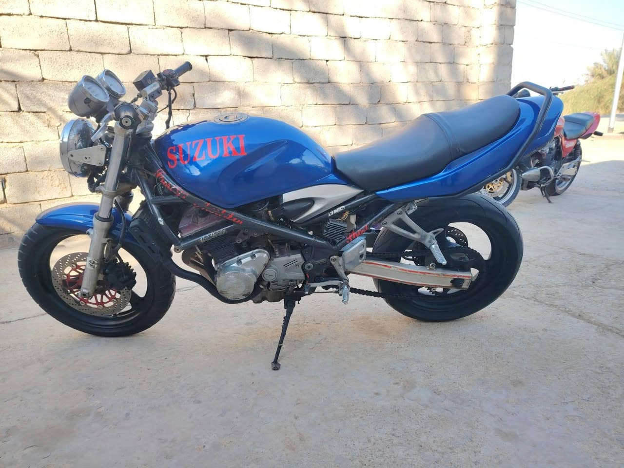 سلام عليكم
«بطح بانده كرستال»
                              «دبل فصله قبق احمر» 
     «اوراق كامله»
                                 «250cc»  
                 «مكان بعقوبه»
                                    «السعر خاص»


**إذا كنت صاحب هذا الإعلان وتريد حذفه لأي سبب، رجاءا أرسل رسالة إلى الدعم الفني**