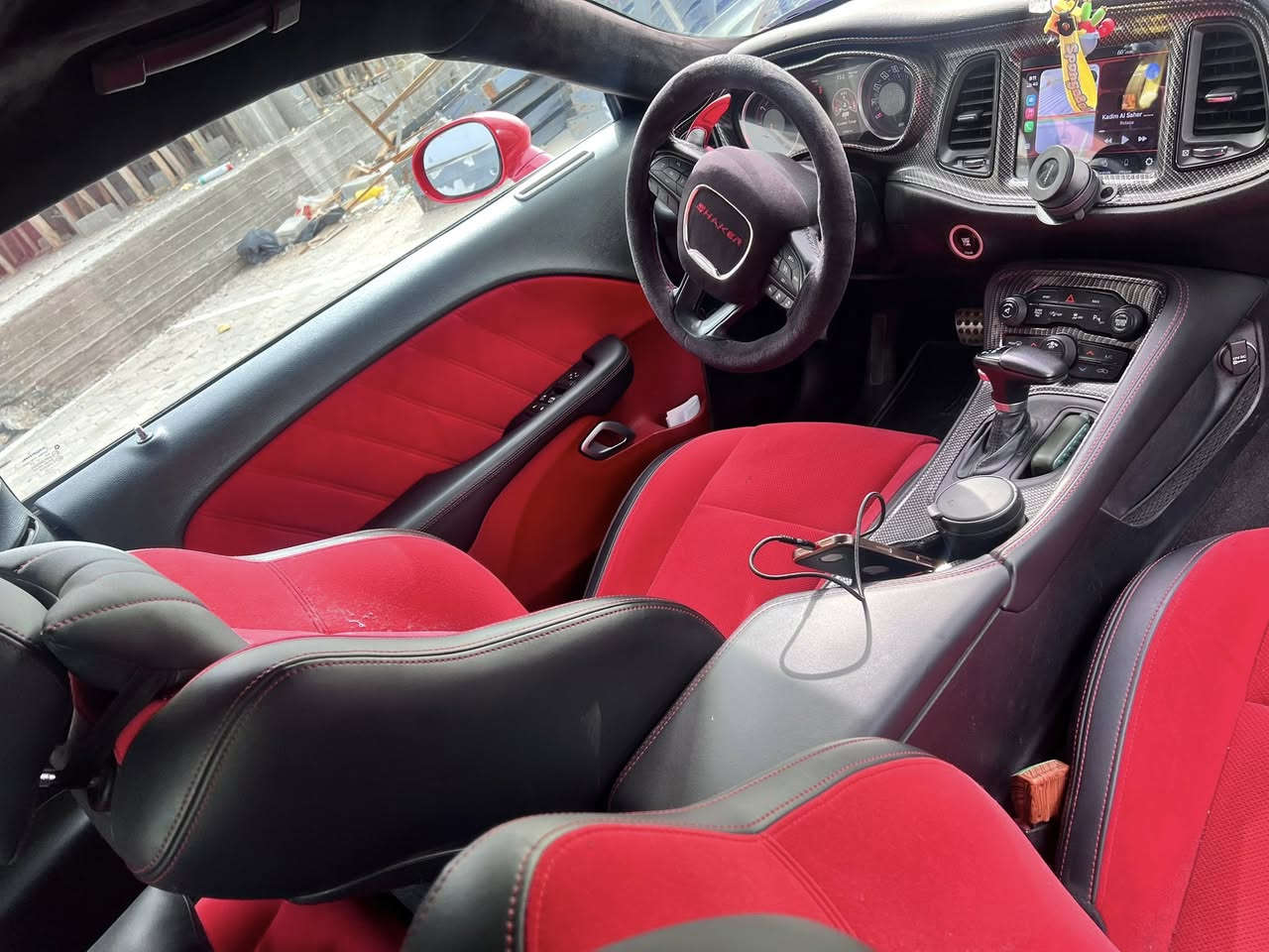 جالنجر شيكر 5.7 
موديل 2022 
حادثها سرقة كلها 
وكلشي راجع بس جاملغ وبنيد مبدلات 
ماشية 57 ميل 
السيارة رادار امامي وجانبي 
كشنات كنتارة تدفئة وتبريد 
هيتر ستيرن وجام
وعليها لد متغير ومنظومة زينون
السيارة تفريغ وبيها دبات سود
واكسل قفل. اي ستفسار اتصل عل رقم ***********
