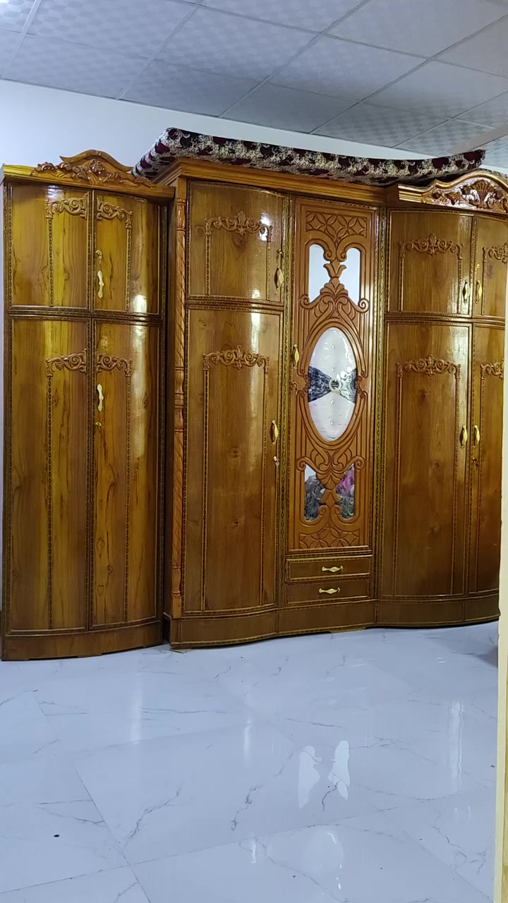 غرفة نوم للبيع جديدة صار 15 يوم من شديتها 
السعر 1100 وبيها مجال 
***********
