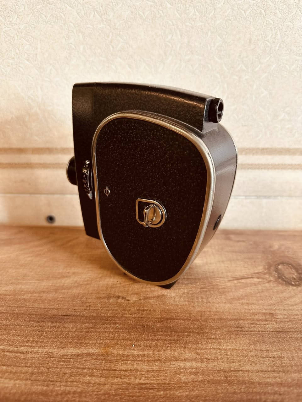 كاميرا افلام سينمائية صناعة الاتحاد السوفييتي تعمل بنظام التكويك الهيكل مصنوع من معدن الفولاذ الصلب
*********** واتساب المحل في السليمانية يوجد توصيل
