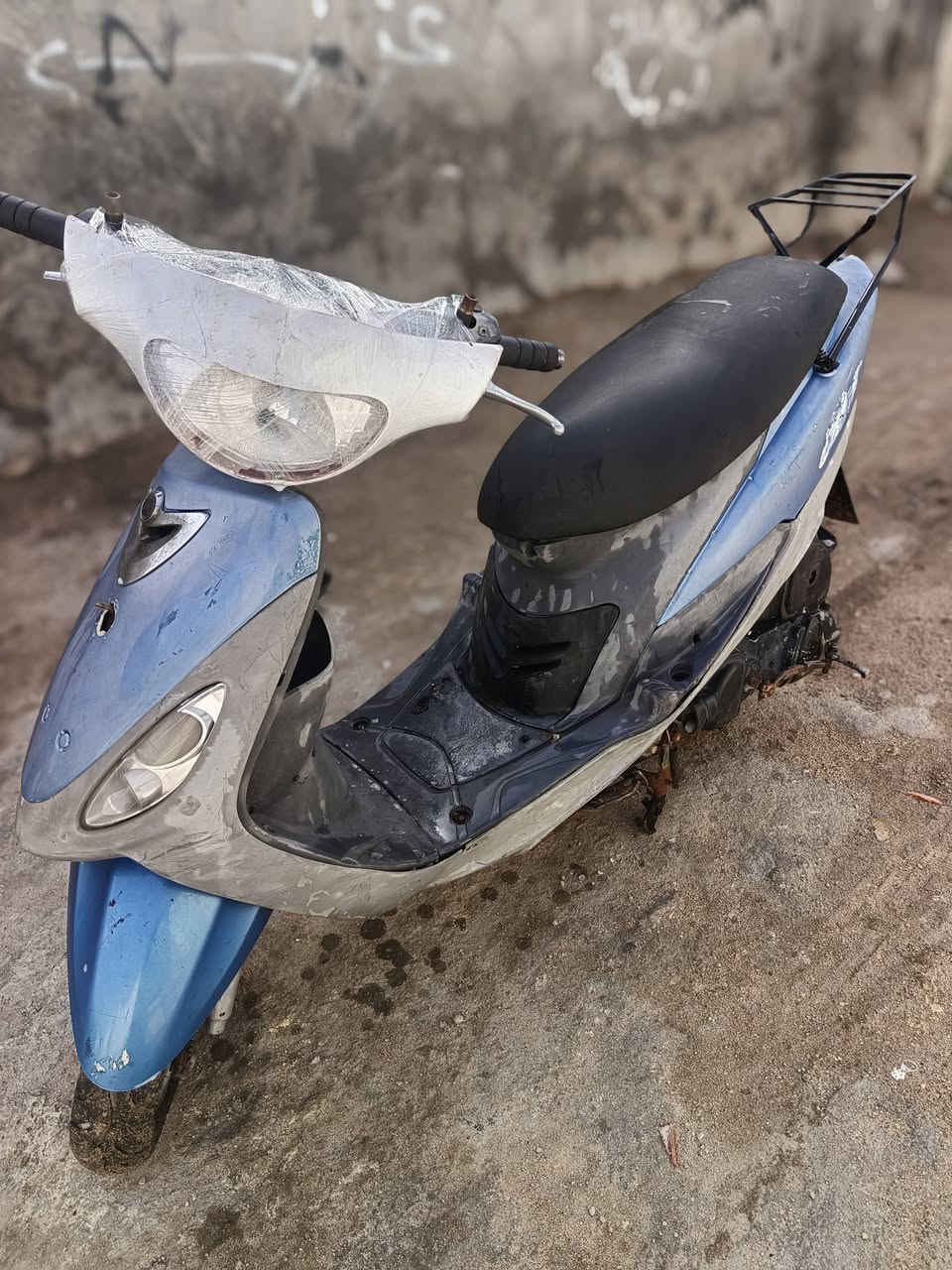 درجة ماكس منغولي لبيع نضيفه كلشي شغال بيه سلف هندر لايت مكينه ناعمه كفرها اصلي سعرها  مناسب 350 مكان ناصريي مركز وشراي ***********يتصل عله رقم
