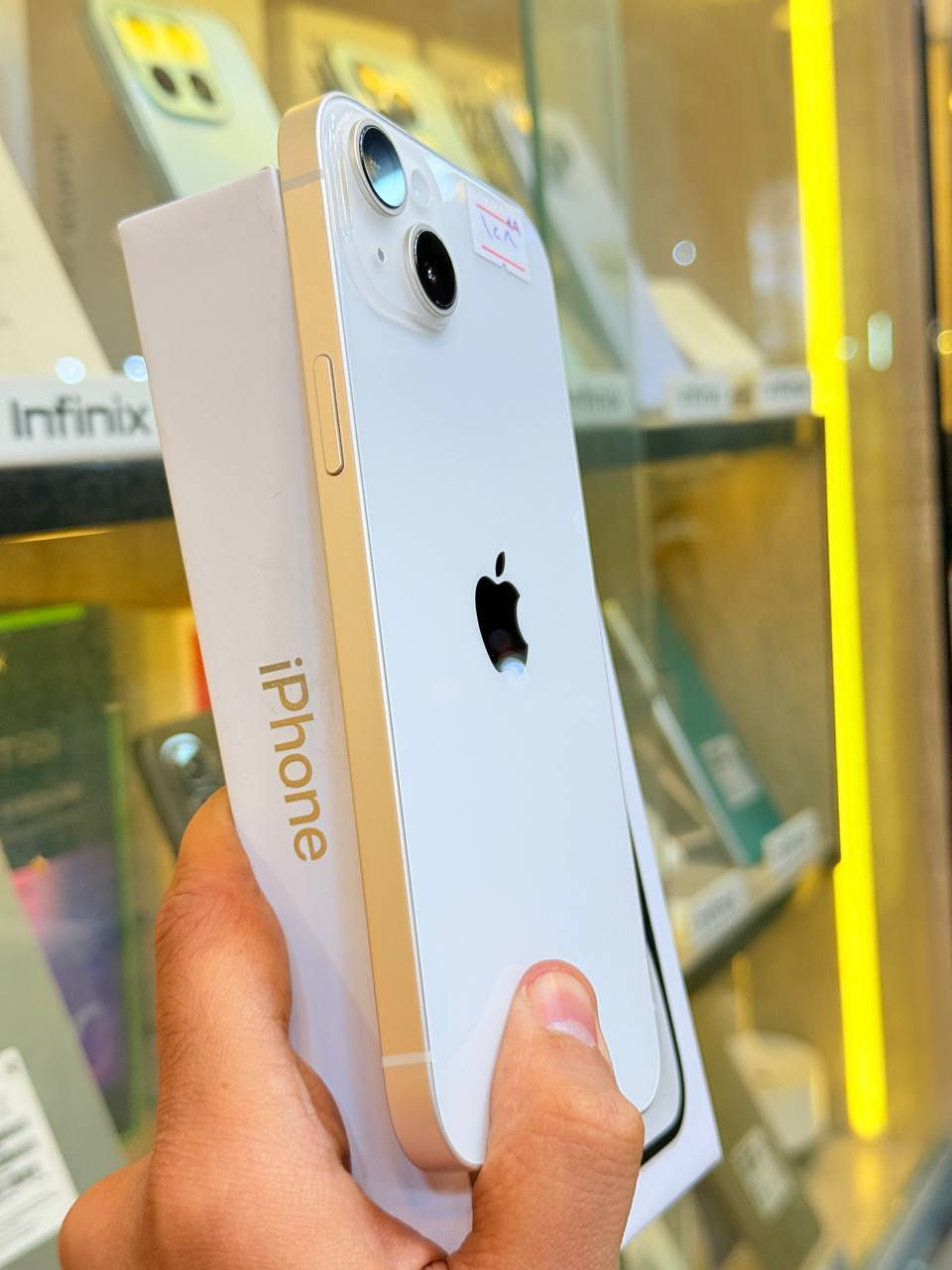 أيفون 14 بلاص ذاكره 128 بطاريه 89 بلادي  اعتبره فاتحه بيدك من كارتونه حاله حال الجديد ممبدل بي شي  نضافه 100‎%‎ كامل ملحقاته  وتر بروف عل حاسبه كله نورمل وبي ضمان 5 ايام فحص واستخدام 
⭕️متوفر اقصاد رافدين منصه⭕️ 
 مكاني بغداد البياع شارع 13 مركز الريس للموبايل
السعر 575 الف  
***********
