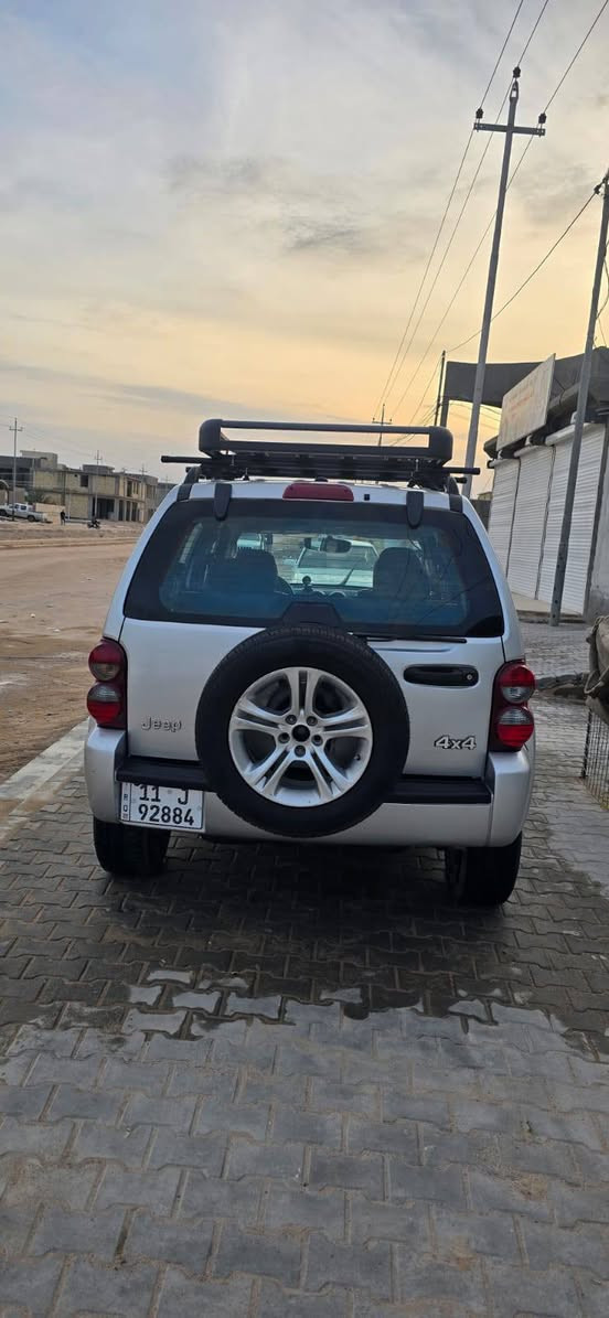 جيب ليبرتي ٢٠٠٧ سياره مكفوله من كلشي سياراه باسمي مكرك جديد سياره جاهزه من كلشي كلشي حته تايرات سبب البيع اريد اشتغل ع خط ورايدلي وبامه سعرها ٩٥ مكاني البصره ام قصر
***********
